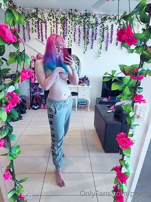 Pinipy Nude Leaked Photo #18