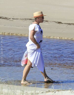 Pink Nude Leaked Photo #30