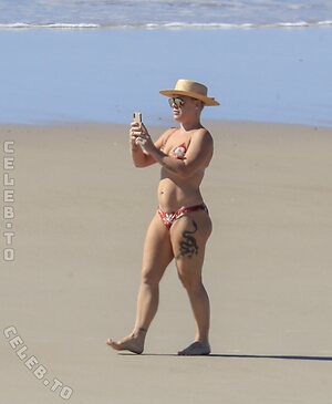 Pink Nude Leaked Photo #31