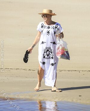 Pink Nude Leaked Photo #47