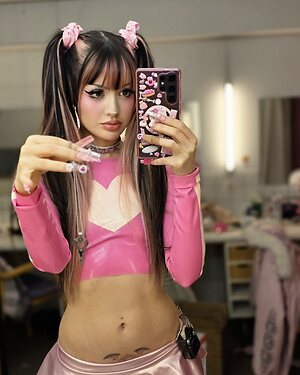 PiNKII leaked photo #2
