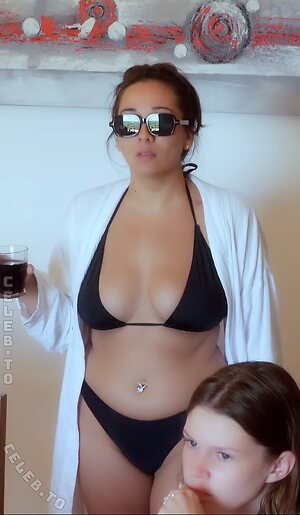 Pintendari Nude Leaked Photo #4