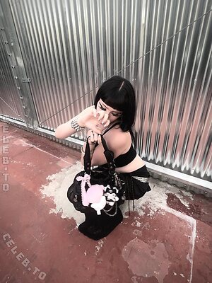 Pois0nedvmp1re photo