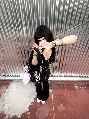 Pois0nedvmp1re photo