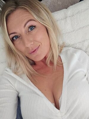 pollykendall Nude Leaked Photo #2