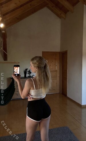 poolblondii photo