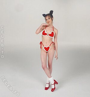 Poppy Nude Leaked Photo #13