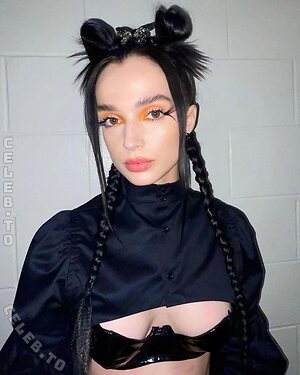 Poppy Nude Leaked Photo #15