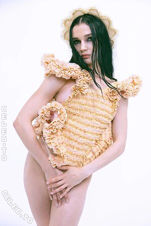 Poppy Nude Leaked Photo #22