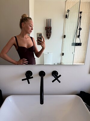 Portia Doubleday leaked photo #34
