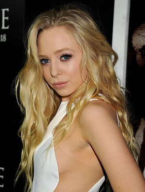 Portia Doubleday leaked photo #44