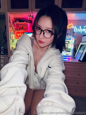 Potato Godzilla Nude Leaked Photo #107