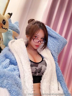 Potato Godzilla Nude Leaked Photo #137