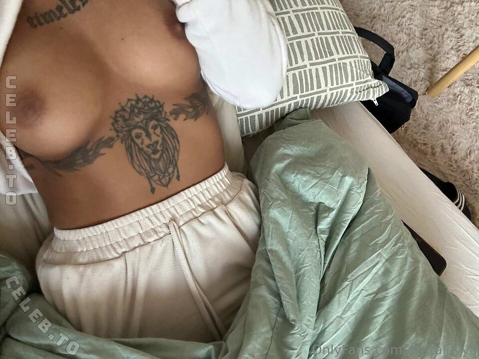 pppeneloppe leaked photo #14