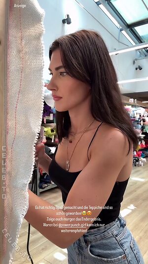 pralinakarina Nude Leaked Photo #35