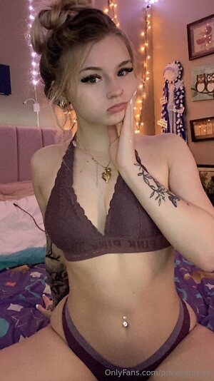 presleytaylor leaked photo #2