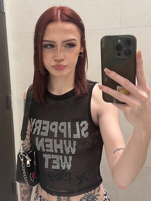prettygirl_mak leaked photo #5