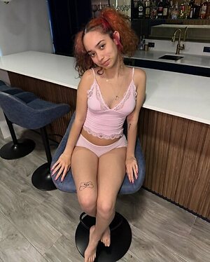 prettyluhhangie leaked photo #25