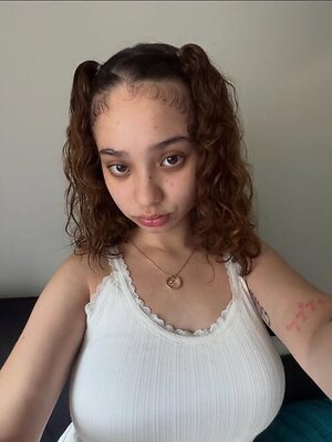 prettyluhhangie leaked photo #51