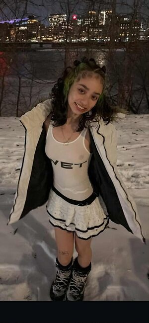 prettyluhhangie leaked photo #107