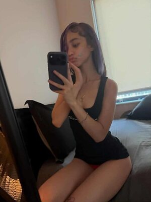 prettyluhhangie leaked photo #117