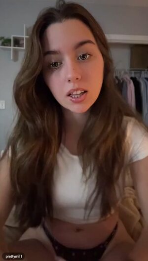Prettymil1 leaked photo #3
