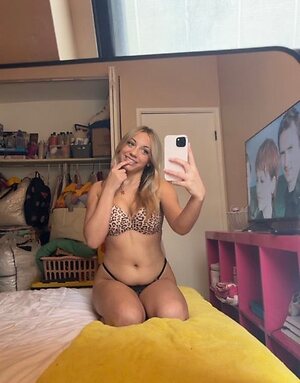 Princessgrac1e Nude Leaked Photo #22