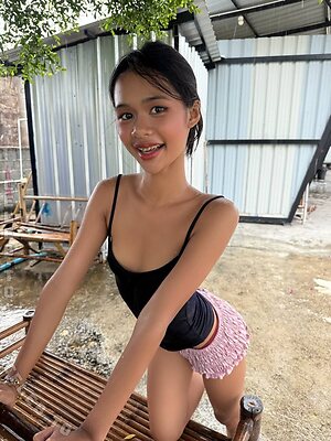 Queeniemeetsworld photo
