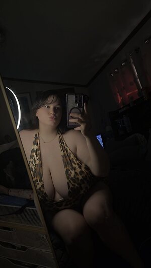 queenleia195 leaked photo #10