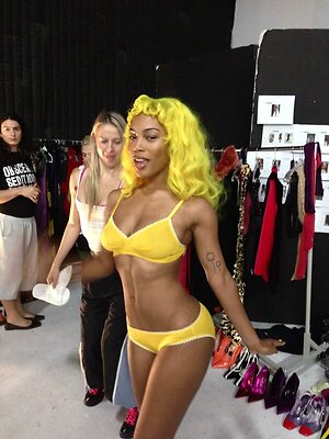 Quenlin Blackwell Nude Leaked Photo #24