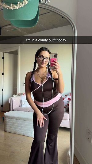 qveenjulia leaked photo #14