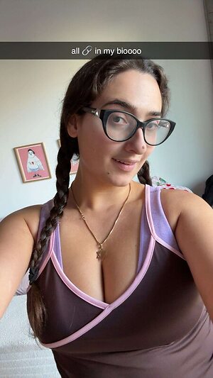 qveenjulia leaked photo #17