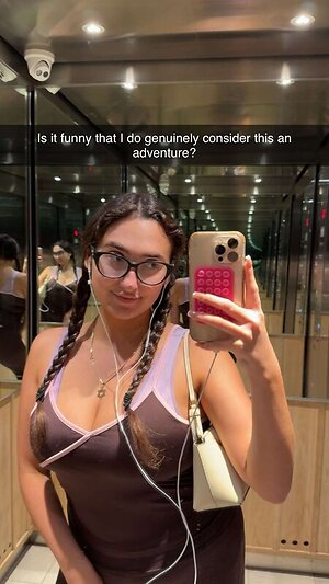 qveenjulia leaked photo #21