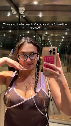 qveenjulia leaked photo #22