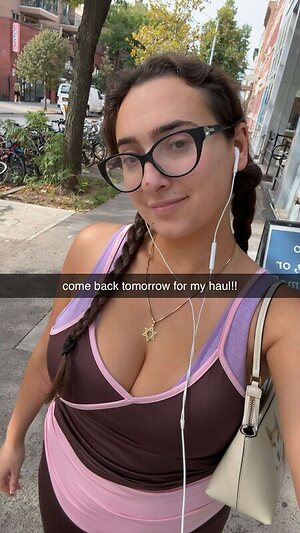 qveenjulia leaked photo #25