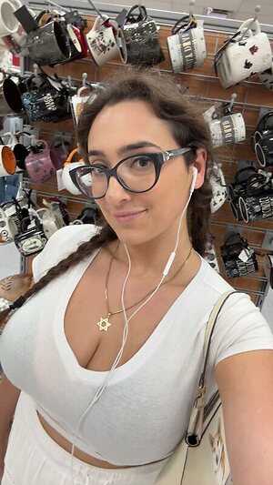 qveenjulia leaked photo #93