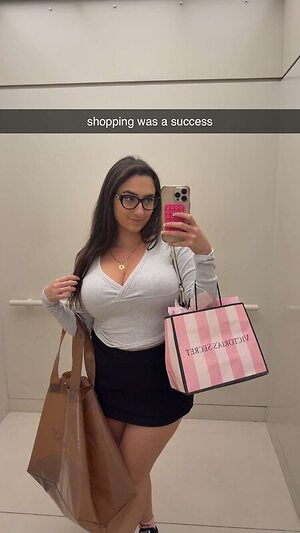 qveenjulia leaked photo #103