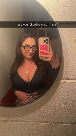 qveenjulia leaked photo #116