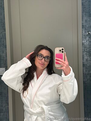 qveenjulia
