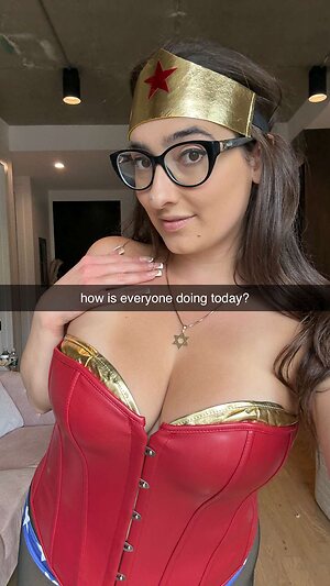 qveenjulia leaked photo #122