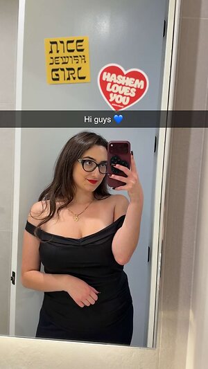 qveenjulia leaked photo #234