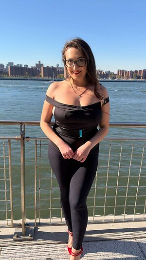 qveenjulia leaked photo #248