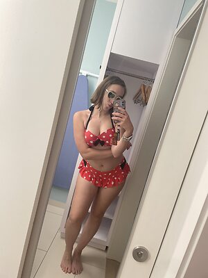 qweeneevee leaked photo #32