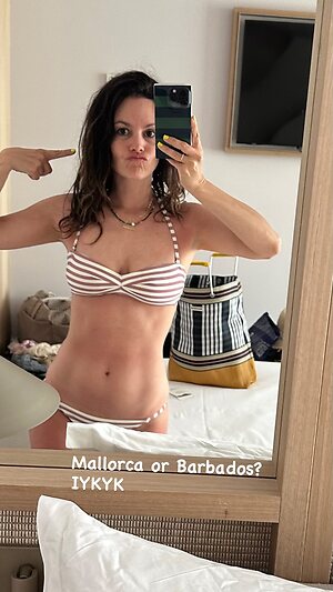 Rachel Bilson in bikini