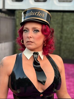 Rachel Bloom leaked photo #14
