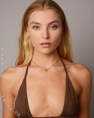 Rachel Hilbert photo