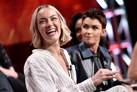 Rachel Skarsten leaked photo #2