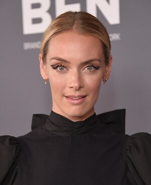 Rachel Skarsten leaked photo #7