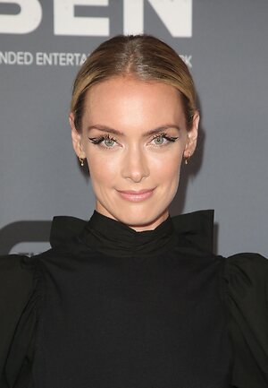Rachel Skarsten leaked photo #15