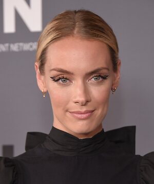 Rachel Skarsten leaked photo #20
